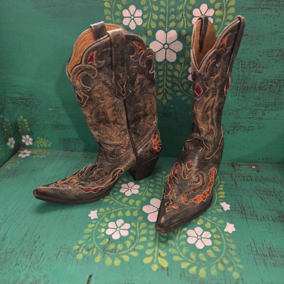 Amazing leather / python cowboy boots with an amazing cut out design. - Picture 4 of 4